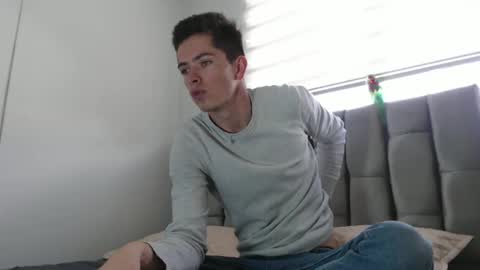 Elian online show from December 8, 2024, 8:25 pm