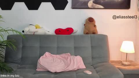 Snapshot of elias_steel1 chatting on November 16, 2025, 2:22 pm elias online show from November 16, 2025, 2:22 pm