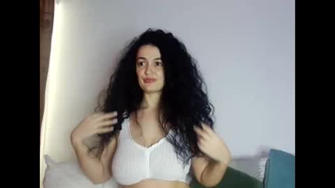 eliebullet online show from November 3, 2025, 12:39 pm