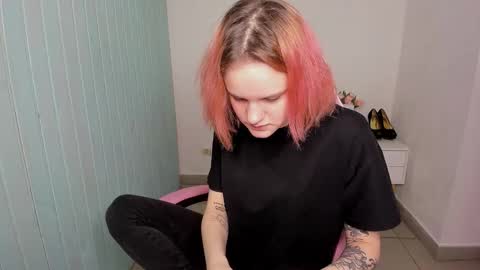 elieiza_xo online show from October 4, 2025, 10:02 am
