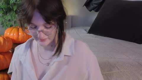 Ellie online show from November 2, 2025, 5:21 am