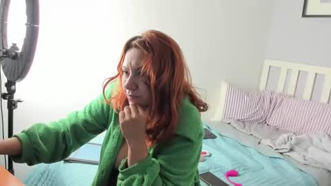 Snapshot of elif__girasol chatting on January 25, 2025, 10:19 am elifgirasol online show from January 25, 2025, 10:19 am