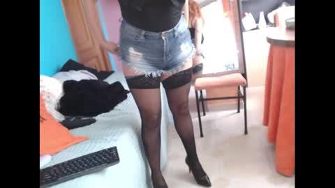 Snapshot of elif__girasol chatting on February 18, 2025, 3:54 pm elifgirasol online show from February 18, 2025, 3:54 pm