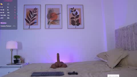 Snapshot of eliizabeth_roberts chatting on November 30, 2025, 9:19 pm E L I I Z A B E T H online show from November 30, 2025, 9:19 pm