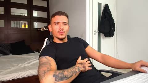 Snapshot of elijahthorne chatting on February 7, 2026, 8:07 am ElijahThorne online show from February 7, 2026, 8:07 am