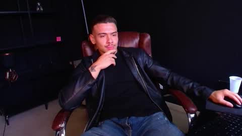 Snapshot of elijahthorne chatting on February 10, 2026, 12:20 pm ElijahThorne online show from February 10, 2026, 12:20 pm