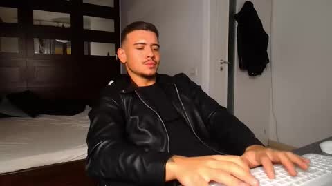 Snapshot of elijahthorne chatting on February 13, 2026, 5:58 am ElijahThorne online show from February 13, 2026, 5:58 am