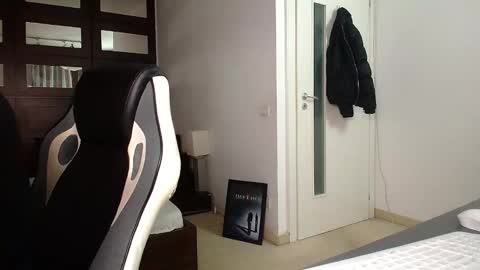 Snapshot of elijahthorne chatting on February 17, 2026, 6:21 am ElijahThorne online show from February 17, 2026, 6:21 am