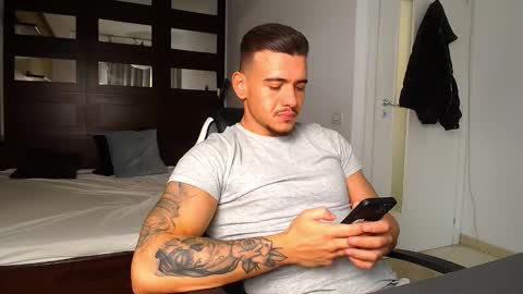 Snapshot of elijahthorne chatting on March 3, 2026, 6:41 am ElijahThorne online show from March 3, 2026, 6:41 am