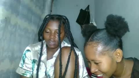 Snapshot of elina981 chatting on February 3, 2026, 6:22 am elina981 online show from February 3, 2026, 6:22 am