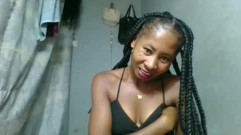 Snapshot of elina981 chatting on February 9, 2026, 10:08 am elina981 online show from February 9, 2026, 10:08 am