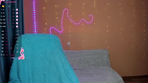 Snapshot of elina__rose chatting on March 8, 2025, 3:28 am Elina online show from March 8, 2025, 3:28 am