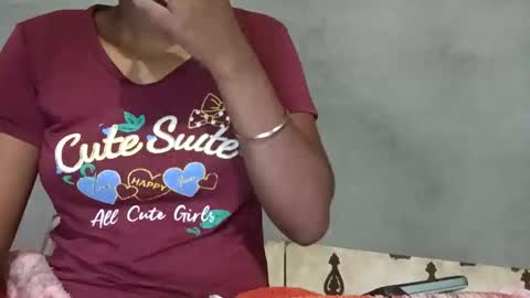 elina_roy03 online show from November 3, 2025, 12:57 am