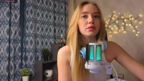 Elina online show from December 2, 2025, 1:22 am