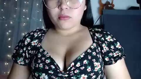 Elina  online show from October 20, 2025, 3:56 pm