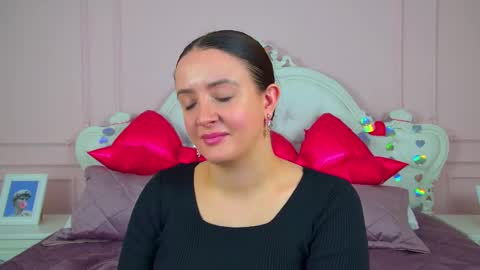 ElinaBellucci online show from March 13, 2026, 6:09 am