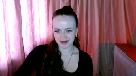 ElinaStar online show from June 18, 2026, 9:14 am