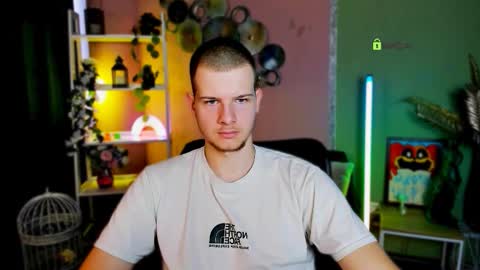 eliot_meow online show from September 21, 2025, 12:07 pm