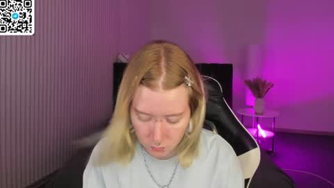Snapshot of elira_vane chatting on June 23, 2026, 2:53 am Elira Vane online show from June 23, 2026, 2:53 am