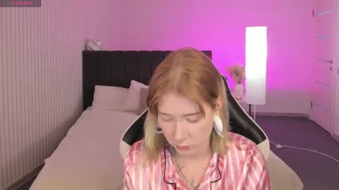 Snapshot of elira_vane chatting on June 30, 2026, 2:56 am Elira Vane online show from June 30, 2026, 2:56 am