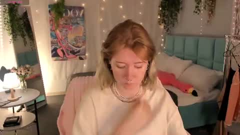 Snapshot of elira_vane chatting on July 12, 2026, 2:46 am Elira Vane online show from July 12, 2026, 2:46 am