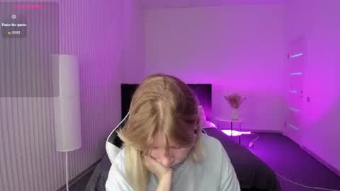 Snapshot of elira_vane chatting on July 14, 2026, 2:49 am Elira Vane online show from July 14, 2026, 2:49 am
