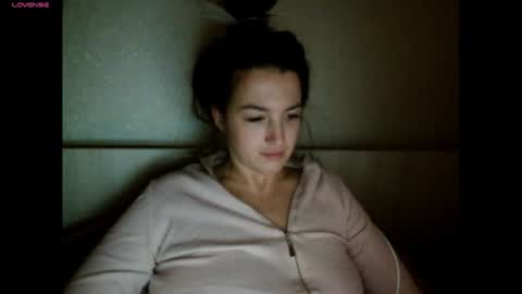 elisa_dove208 online show from November 5, 2025, 12:21 am