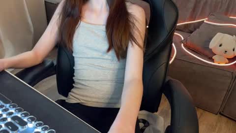 Snapshot of elisa_north chatting on February 18, 2025, 7:10 am Elisa North online show from February 18, 2025, 7:10 am