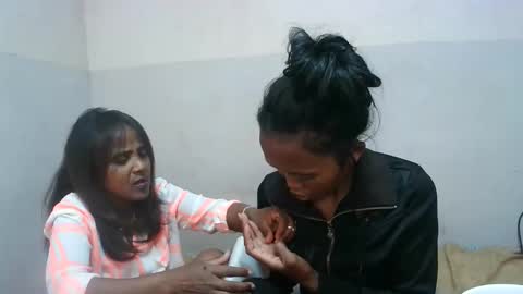 Snapshot of elisabet88 chatting on October 9, 2025, 10:24 am elisabet88 online show from October 9, 2025, 10:24 am