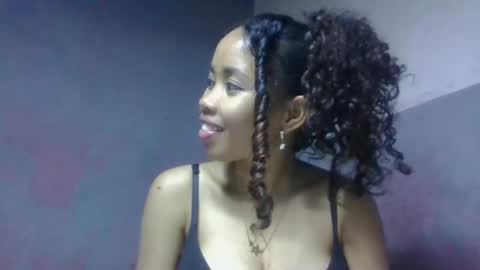 elisabethee online show from April 29, 2026, 7:34 am