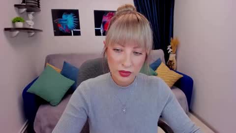 Snapshot of elisabethmills chatting on January 19, 2025, 6:32 pm Elisabeth online show from January 19, 2025, 6:32 pm