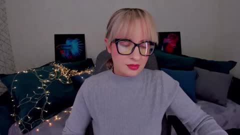 Snapshot of elisabethmills chatting on February 14, 2025, 9:10 pm Elisabeth online show from February 14, 2025, 9:10 pm