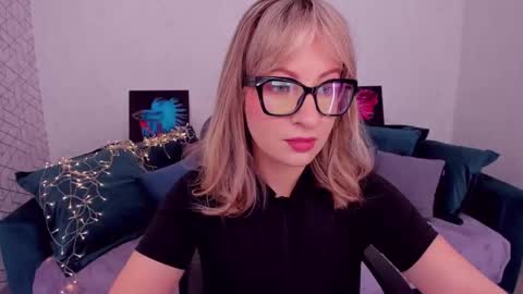 Snapshot of elisabethmills chatting on February 18, 2025, 11:22 am Elisabeth online show from February 18, 2025, 11:22 am