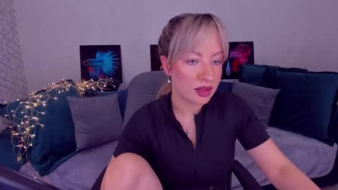 Snapshot of elisabethmills chatting on February 24, 2025, 4:58 pm Elisabeth online show from February 24, 2025, 4:58 pm