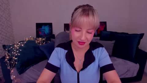 Snapshot of elisabethmills chatting on March 1, 2025, 2:55 pm Elisabeth online show from March 1, 2025, 2:55 pm