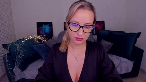 Snapshot of elisabethmills chatting on March 12, 2025, 3:51 pm Elisabeth online show from March 12, 2025, 3:51 pm