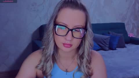 Snapshot of elisabethmills chatting on September 15, 2025, 9:15 pm Elisabeth online show from September 15, 2025, 9:15 pm