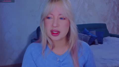 Snapshot of elisabethmills chatting on December 2, 2025, 9:03 am Elisabeth online show from December 2, 2025, 9:03 am