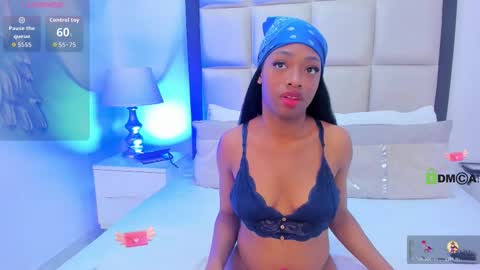 elisabettamonroy online show from October 22, 2025, 3:01 pm