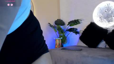 Snapshot of elise_diamond chatting on March 8, 2025, 1:50 am Elise diamond online show from March 8, 2025, 1:50 am