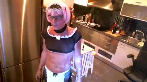 Snapshot of elise_tv chatting on October 1, 2025, 7:53 pm Barbie online show from October 1, 2025, 7:53 pm