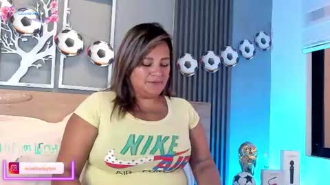 Elise Play Boobs online show from June 19, 2026, 6:12 pm