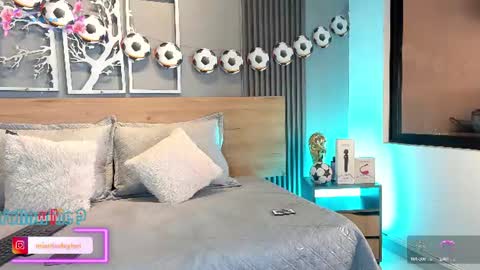 Elise Play Boobs online show from June 27, 2026, 2:44 pm