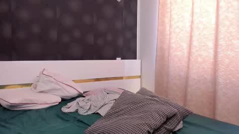 Snapshot of elisetyler89 chatting on September 23, 2025, 10:07 am Elly online show from September 23, 2025, 10:07 am