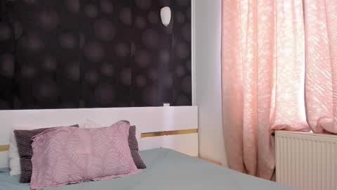 Snapshot of elisetyler89 chatting on December 2, 2025, 8:08 am Elly online show from December 2, 2025, 8:08 am