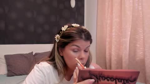 Snapshot of elisetyler89 chatting on December 5, 2025, 8:45 am Elly online show from December 5, 2025, 8:45 am