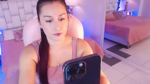 Snapshot of elisevalmont chatting on April 22, 2026, 3:20 am ELISE online show from April 22, 2026, 3:20 am