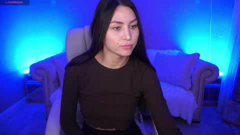 elisevelour online show from October 19, 2025, 12:50 pm