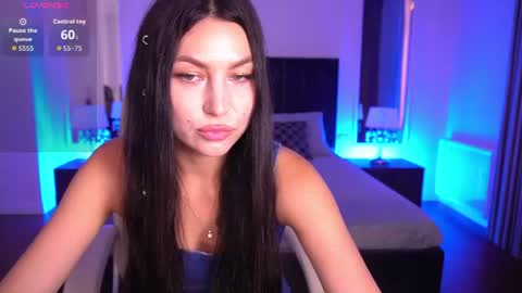 elisevelour online show from July 21, 2026, 12:07 pm