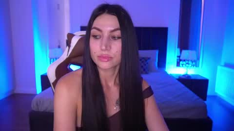 elisevelour online show from August 1, 2026, 12:04 pm